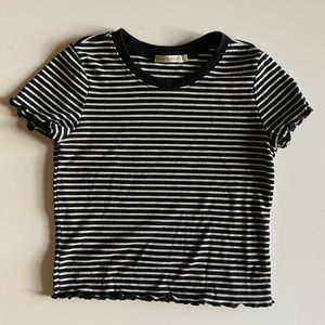 Cropped Black and White striped Shirt. Women’s Juniors Small